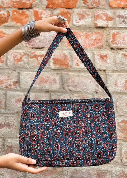 Shoulder bags
